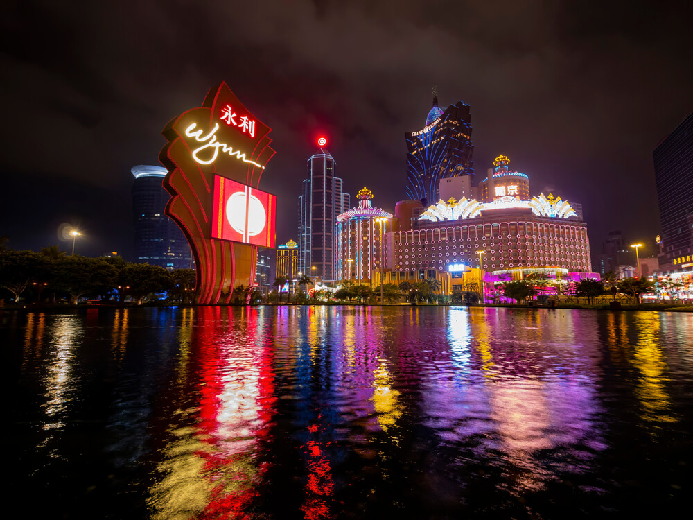 Macau,,Jan,24,,2012,-,Night,Exterior,View,Of,The “澳门赌场牌照