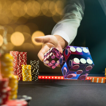 赌场花旗骰万能系统——花旗骰策略：大杀四方的控骰方法